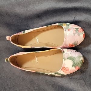 Floral flats